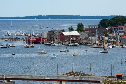 Suites at Belfast Bay image 5